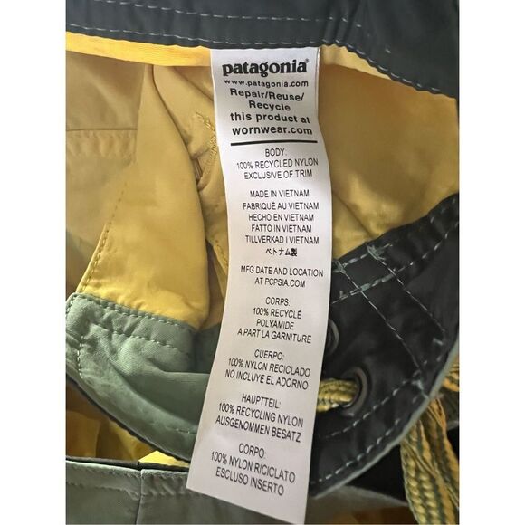 Patagonia Men's Surfboard Yellow Wavefarer Boardshort Swimwear Size 40 NWT - Picture 4 of 6